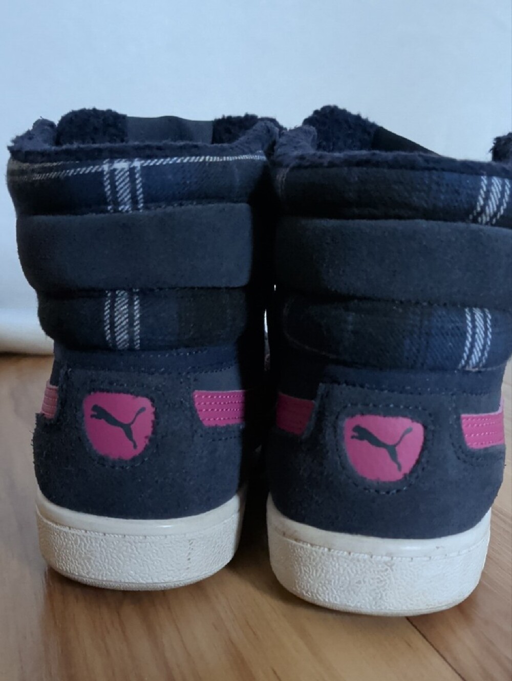 Puma Navy High-Top Sneaker with Pink Logo And Plaid Back. - Picture 10 of 11